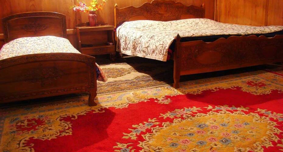 Houseboat Beauty Flower, Srinagar 5